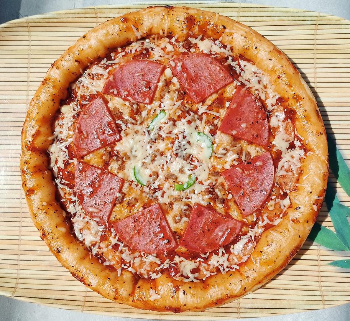 Pizza Blackpepper Kecil Tanpa Pinggiran Ditania
